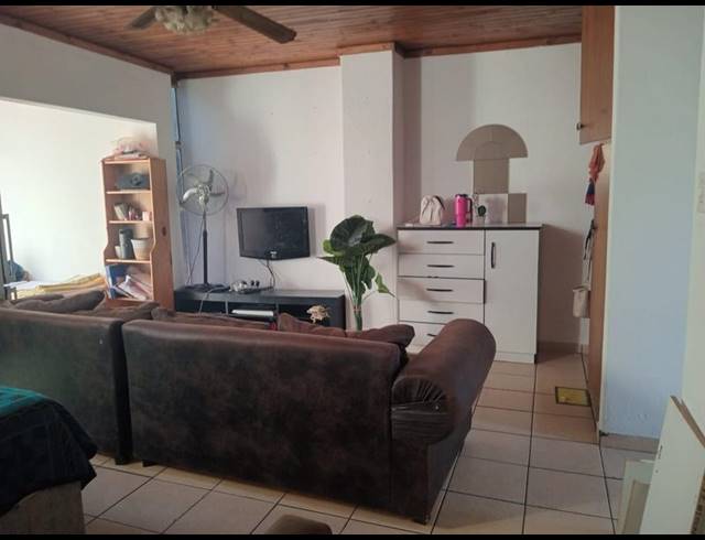 1 BEDROOM APARTMENT FOR SALE IN WINDSOR EAST